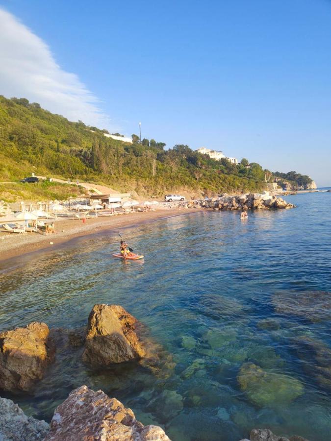 Apartments Drobni Pijesak Petrovac Екстериор снимка