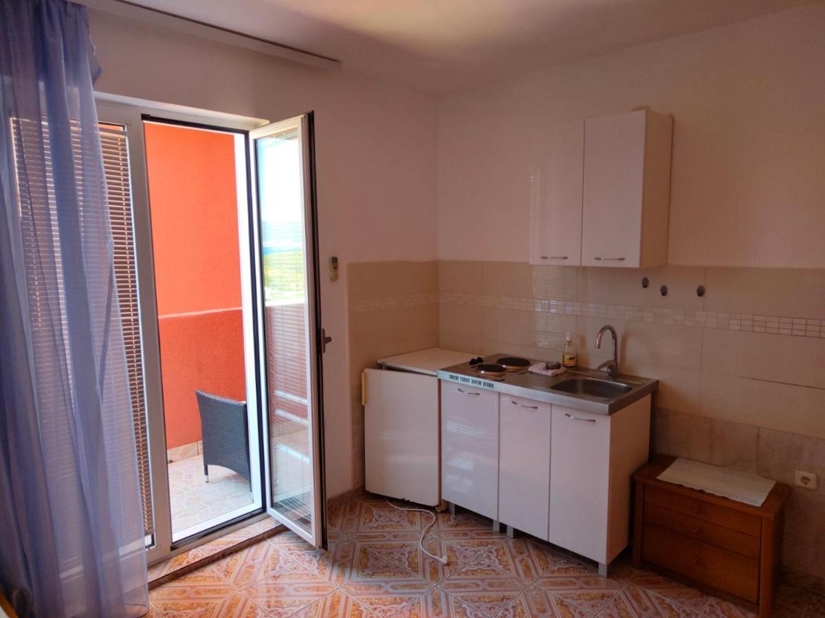 Apartments Drobni Pijesak Petrovac Екстериор снимка