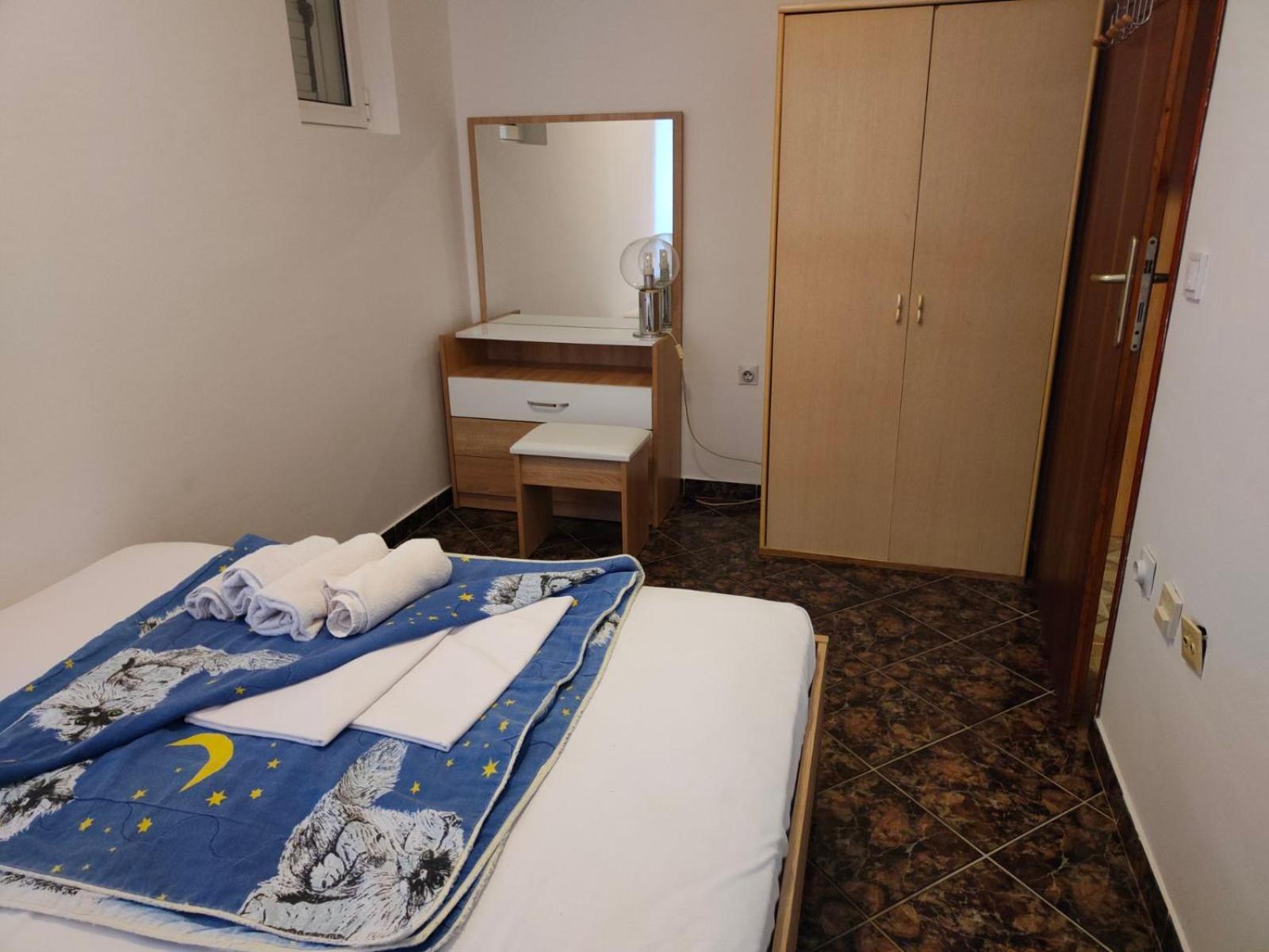 Apartments Drobni Pijesak Petrovac Стая снимка