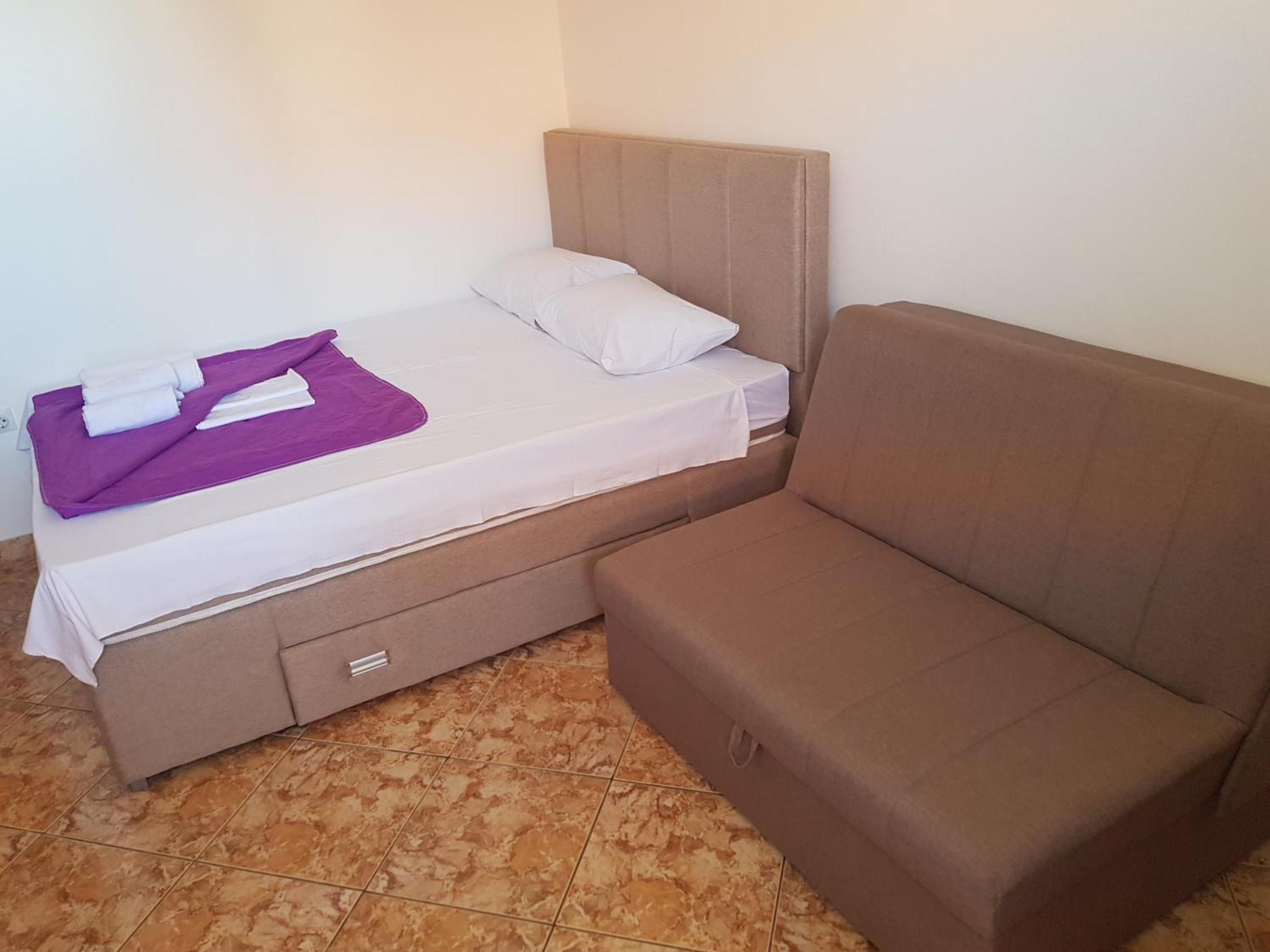 Apartments Drobni Pijesak Petrovac Стая снимка