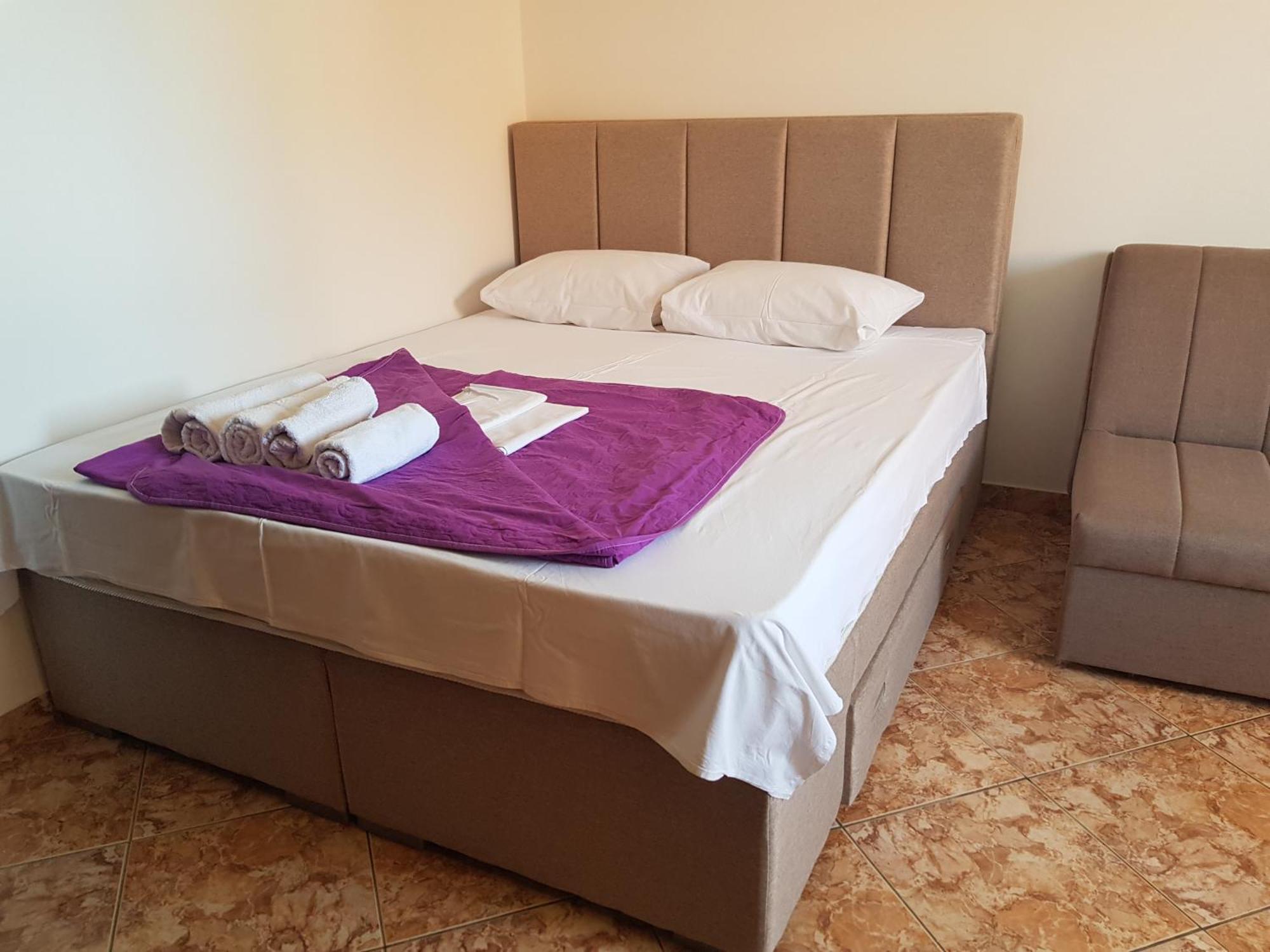 Apartments Drobni Pijesak Petrovac Стая снимка