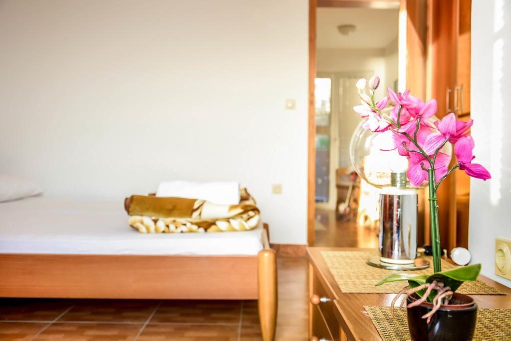 Apartments Drobni Pijesak Petrovac Екстериор снимка