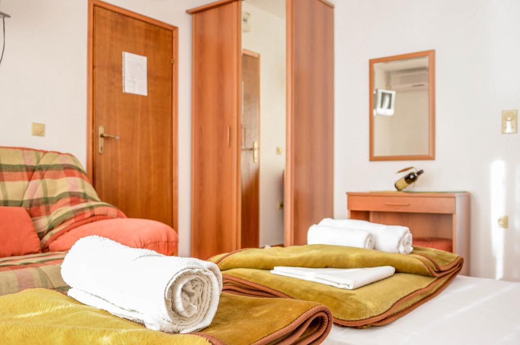 Apartments Drobni Pijesak Petrovac Екстериор снимка