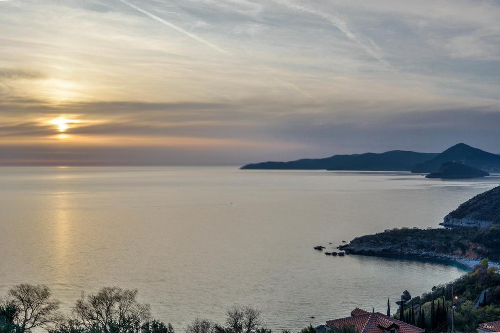 Apartments Drobni Pijesak Petrovac Стая снимка