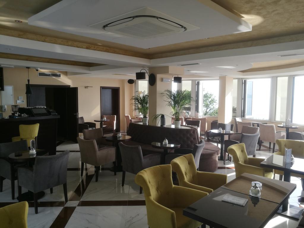 Apartments Drobni Pijesak Petrovac Екстериор снимка