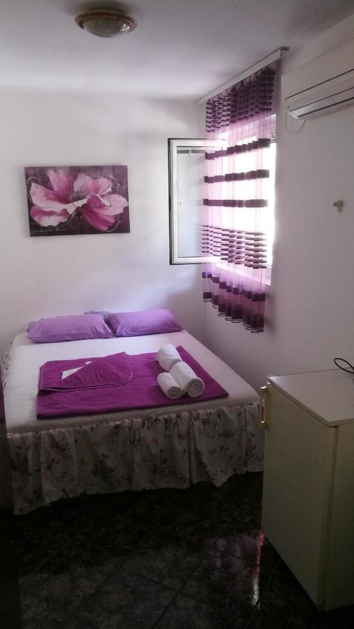 Apartments Drobni Pijesak Petrovac Екстериор снимка